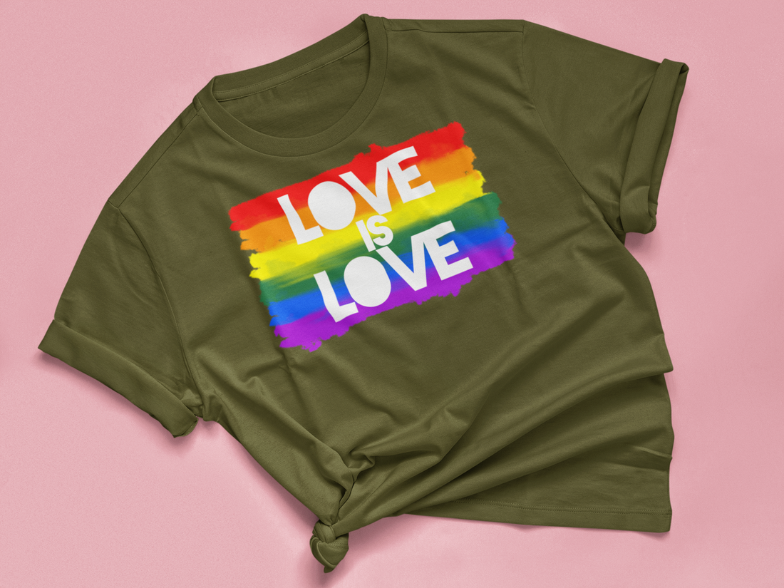 T-Shirt "LOVE IS LOVE"