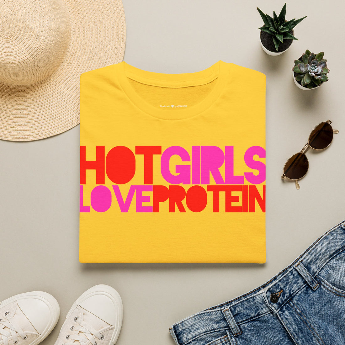 Tshirt "HOT GIRLS LOVE PROTEIN"