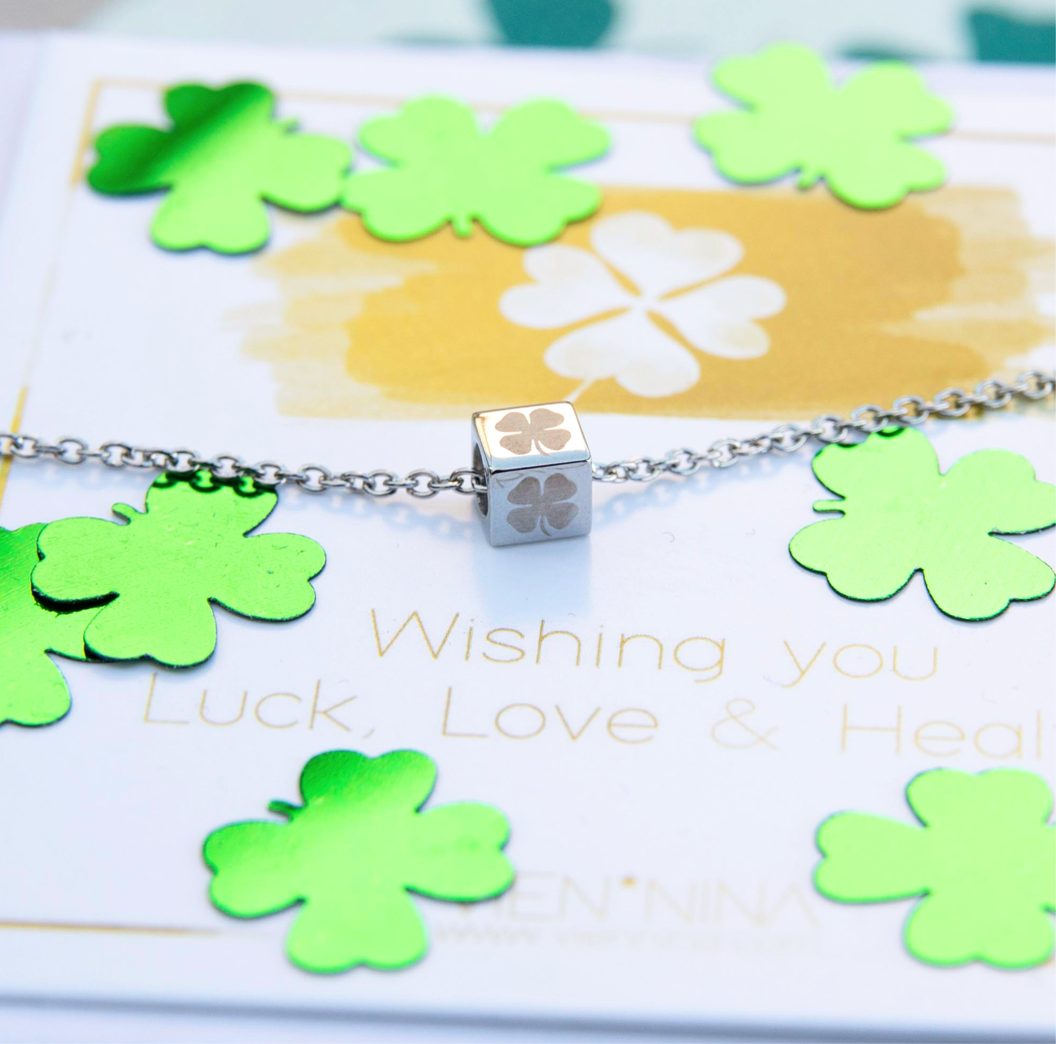 N*ITIAL "KLEEBLATT''