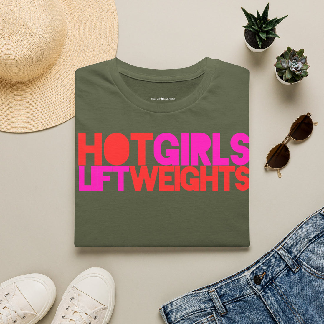 T-Shirt "HOT GIRLS LIFT WEIGHTS"