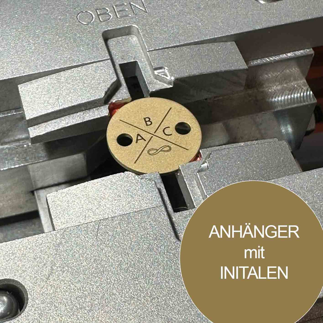 PERSÖNLICHE GRAVUR / Design "N*TENTION" INITIALEN