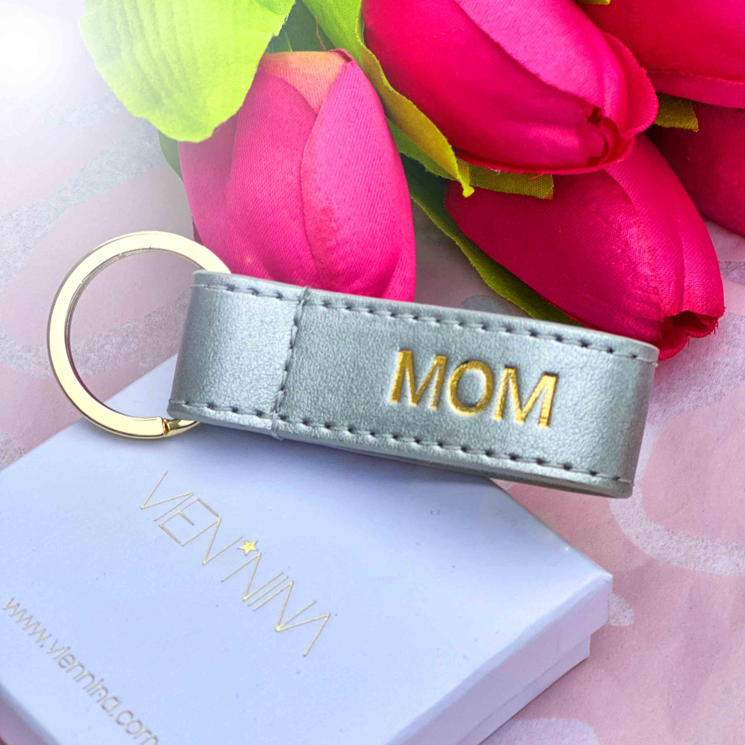 ‘‘MAMA‘‘ AppleSkin™ Keychain Square