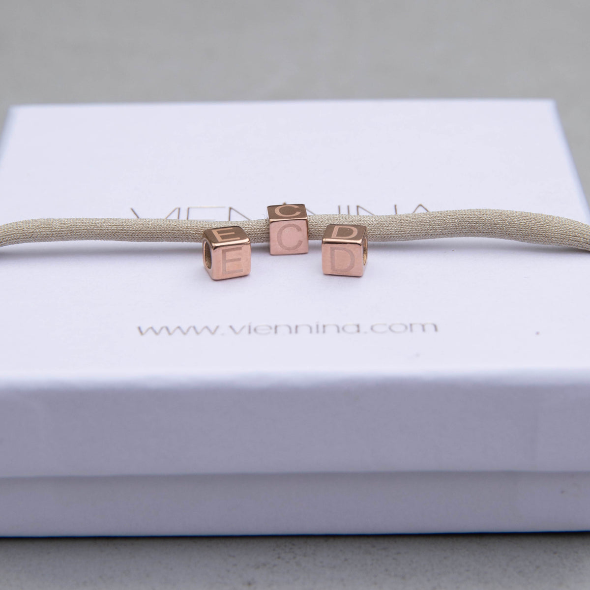 N*ITIAL Armband Buchstaben rosegold