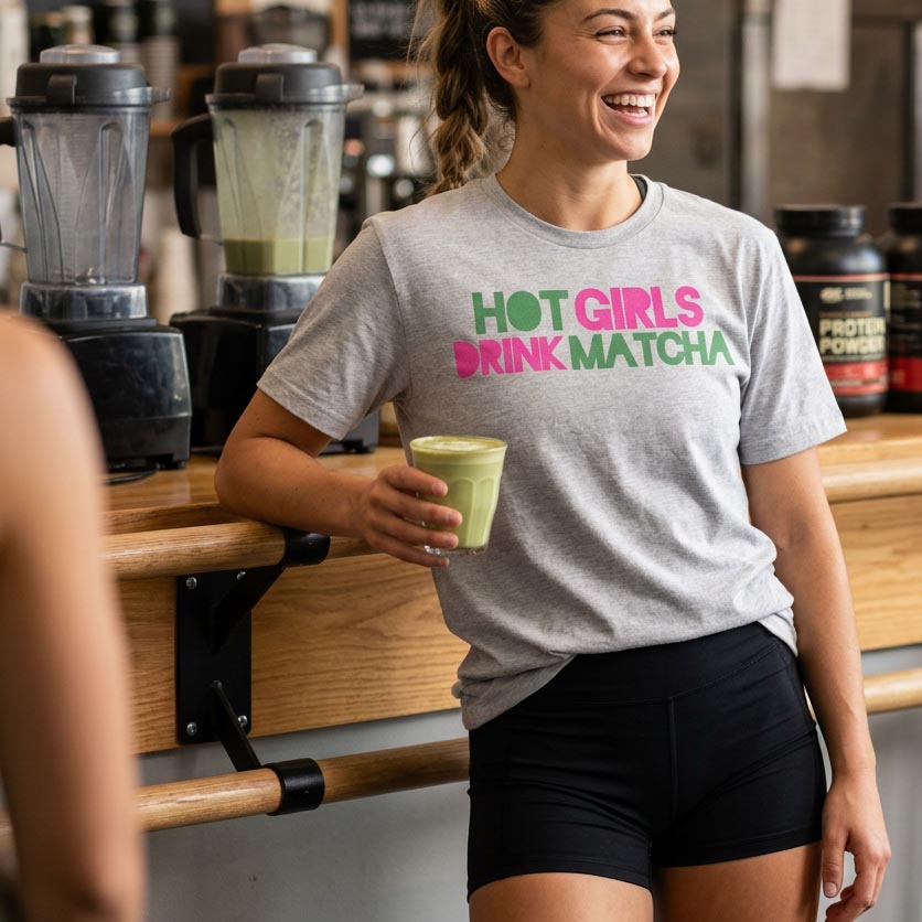 T Shirt "HOT GIRLS DRINK MATCHA"