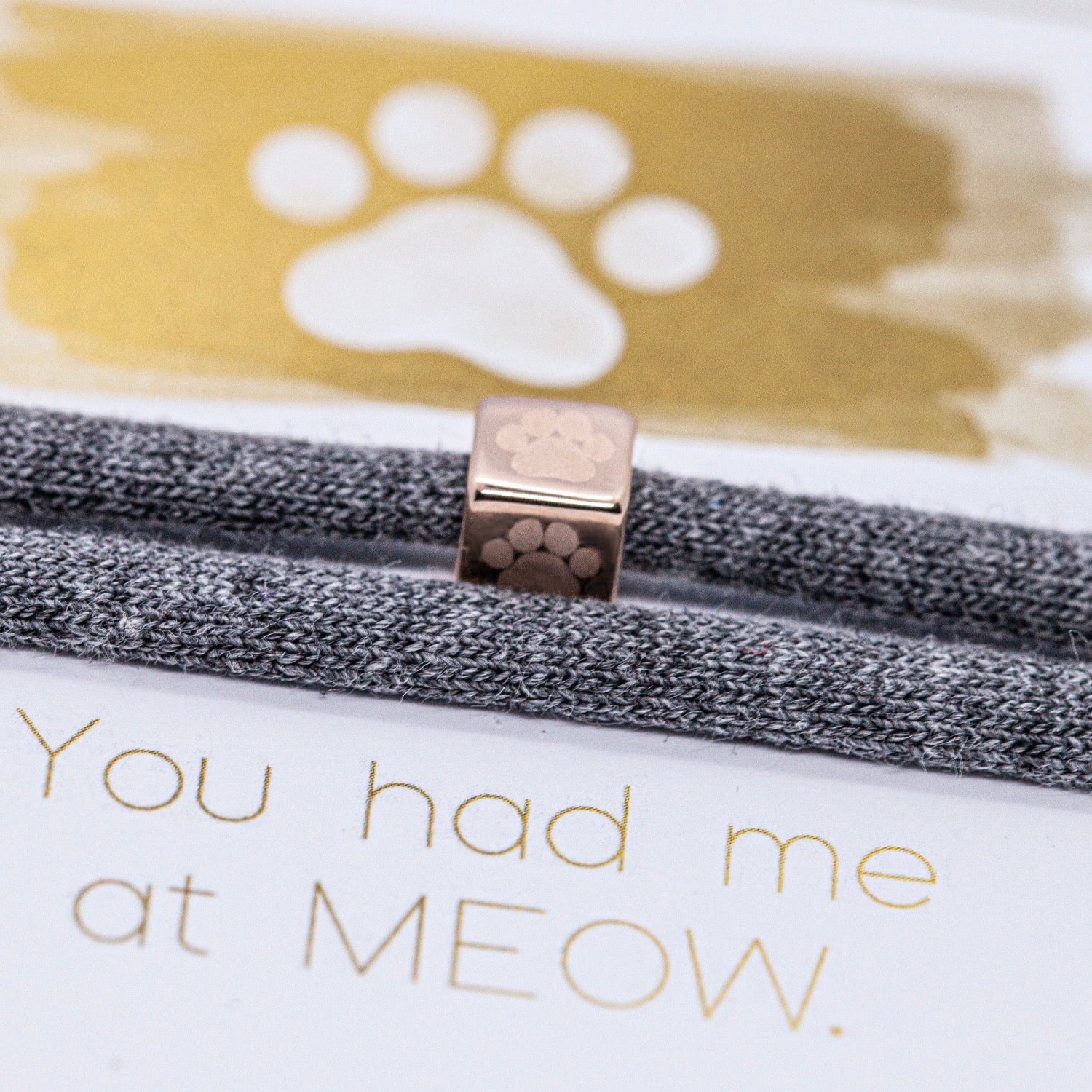 N*ITIAL PFOTE "MEOW''