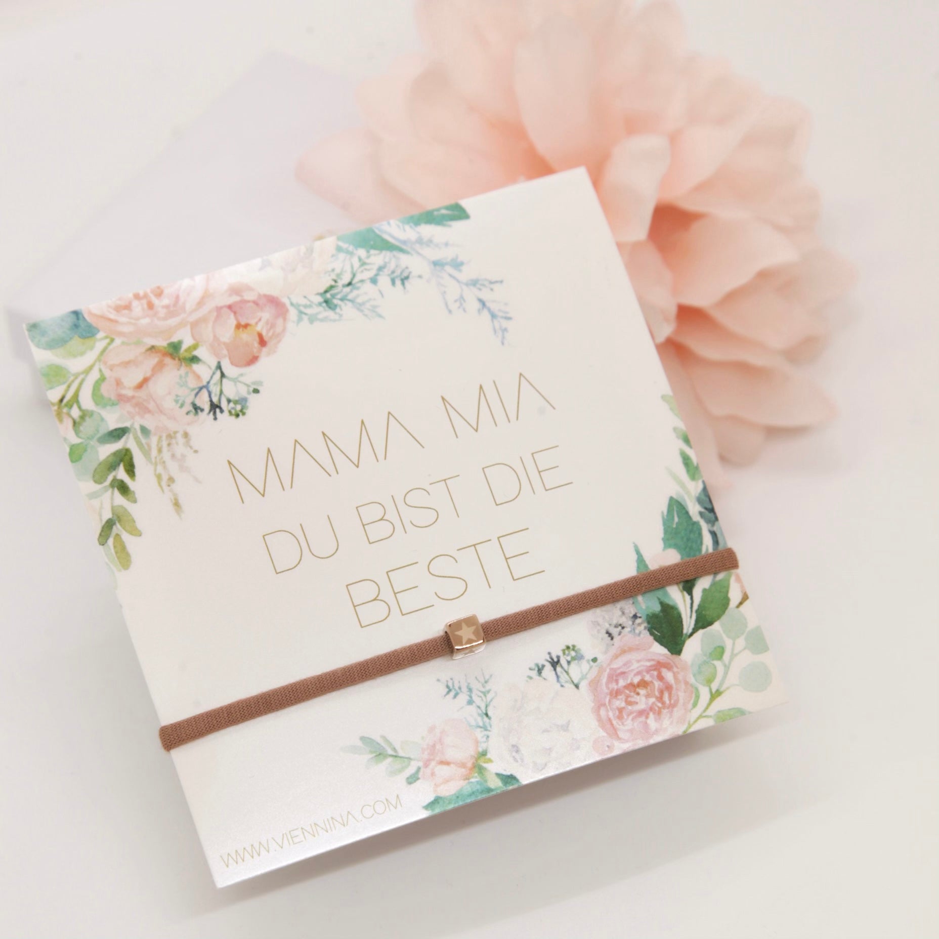 ''MAMA DU BIST MEIN ☆'' N*ITIAL